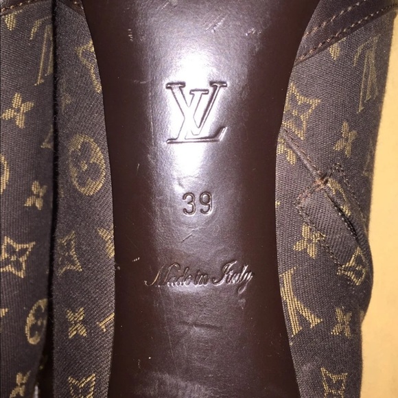 Authentic Louis Vuitton Monogram Mini Lin Ankle Boots - Picture 9 of 13